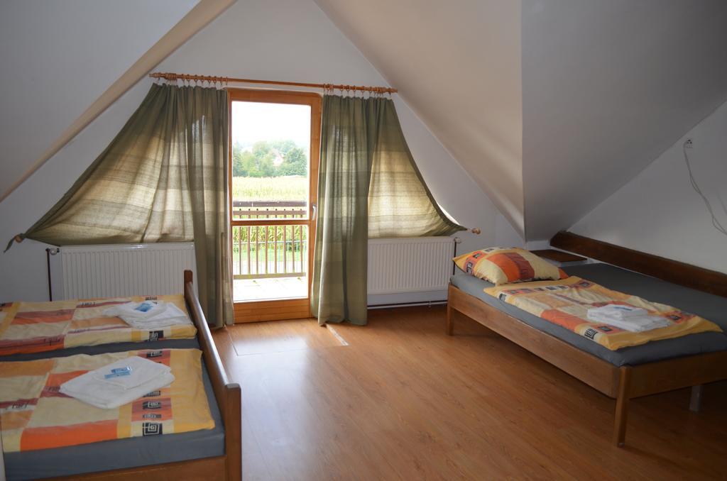 Famozclub Hotel Bakov nad Jizerou Cameră foto