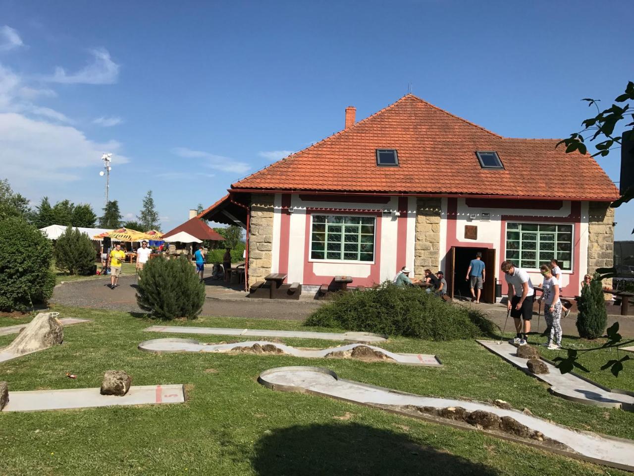 Famozclub Hotel Bakov nad Jizerou Exterior foto